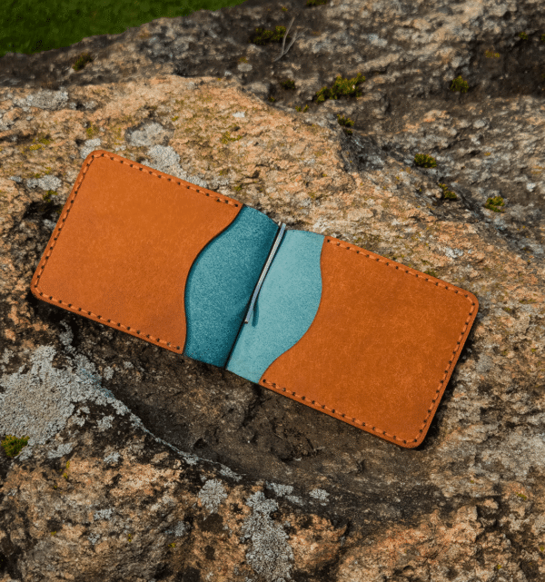 Mustriga Kaarditasku