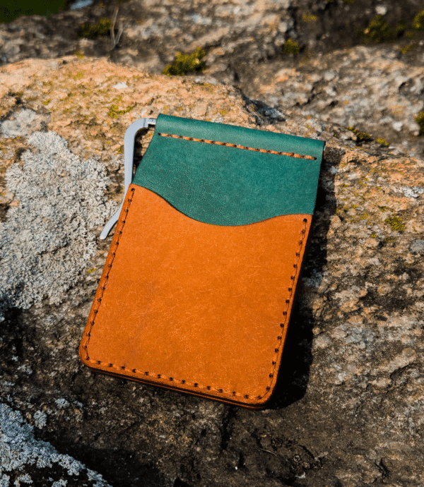 Mustriga Kaarditasku