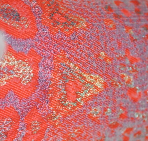 Erksa loomamustriga diivanipadi