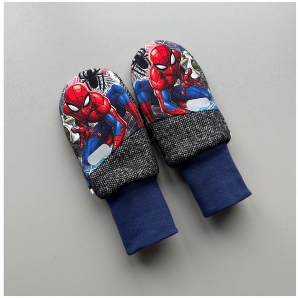 Meriinovillase voodriga villased käpikud