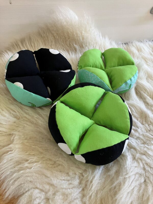 Erksavärviline Montessori puslepall