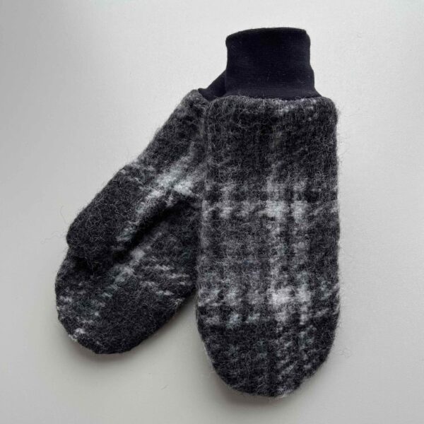 Meriinovillase voodriga villased käpikud