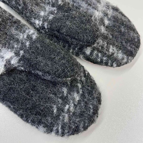 Meriinovillase voodriga villased käpikud