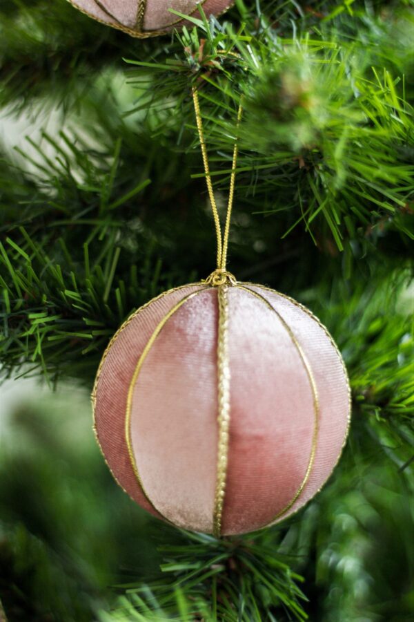 Roosad sametised jõuluehted