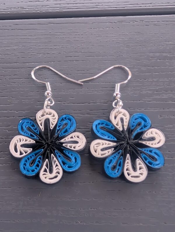 Sini-must-valged paberist kõrvarõngad