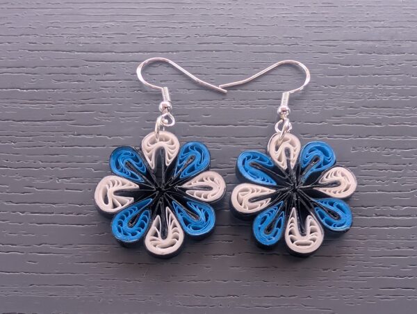 Sini-must-valged paberist kõrvarõngad