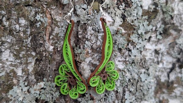 Pikad rohelised paberist kõrvarõngad Pikad rohelised paberist kõrvarõngad