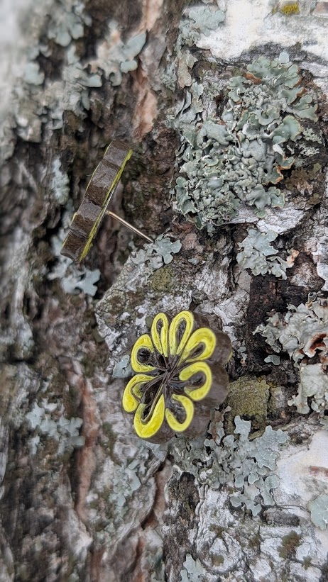 Paberist kollased "Lille-täpid" Paberist kollased "Lille-täpid"