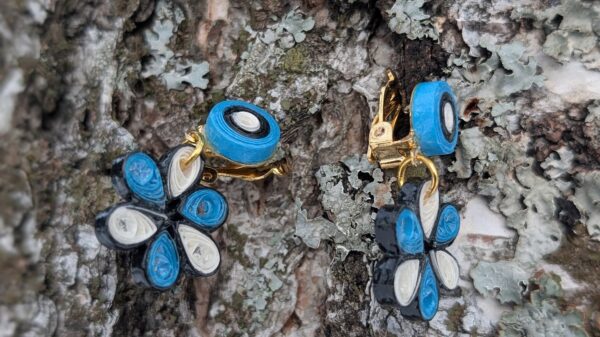 Sini-must-valged kõrvarõngad Sini-must-valged kõrvarõngad