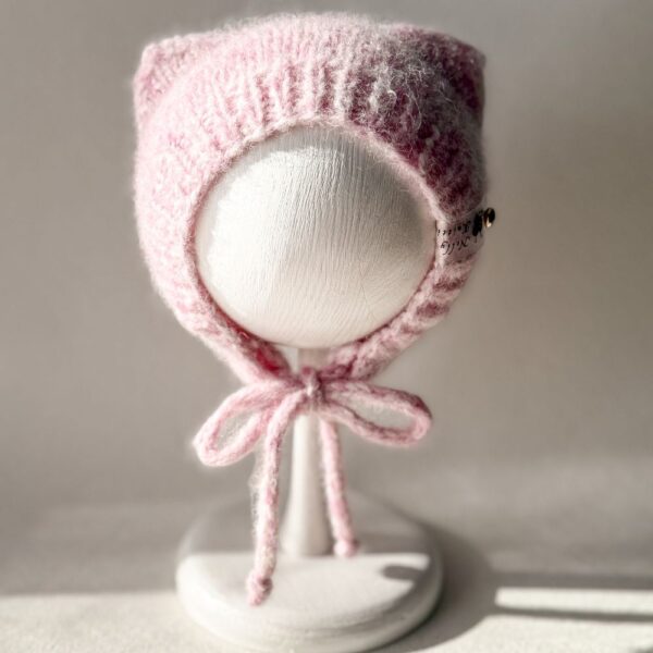 Kootud beebimüts kassikõrvadega