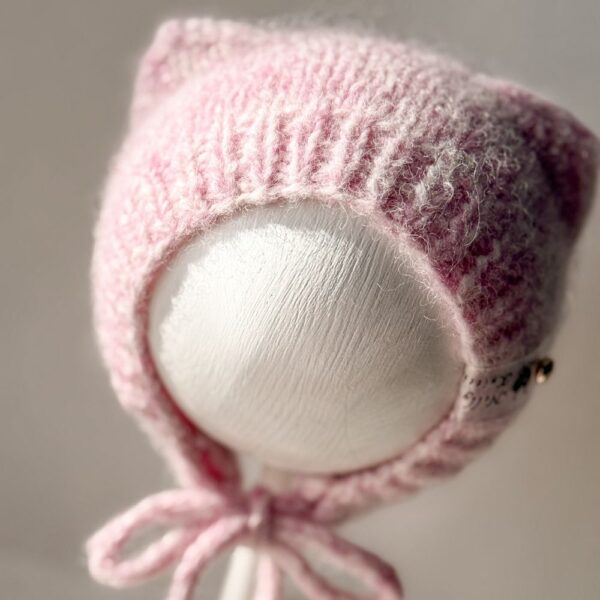 Kootud beebimüts kassikõrvadega