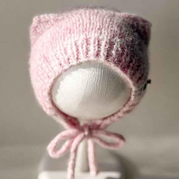 Kootud beebimüts kassikõrvadega