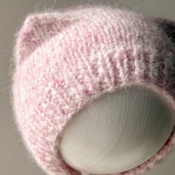 Kootud beebimüts kassikõrvadega